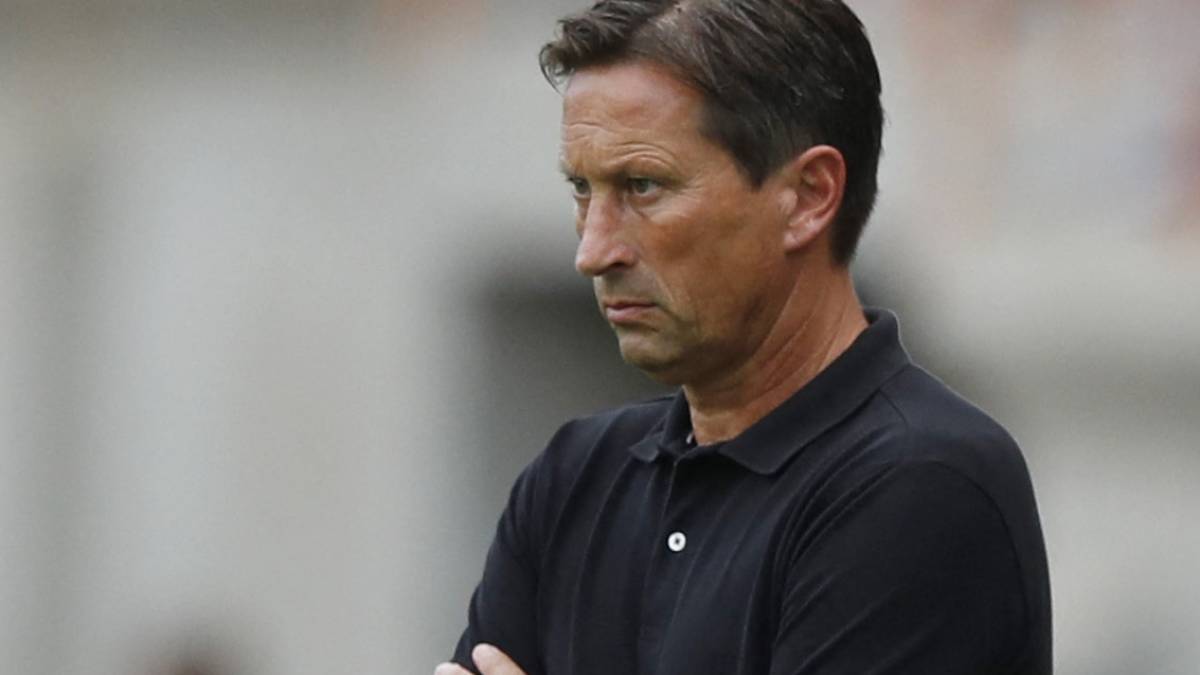 ニューイングランドレボリューションによってメキシコのプエブラに貸与されるジョジーアルティドール Nipponese