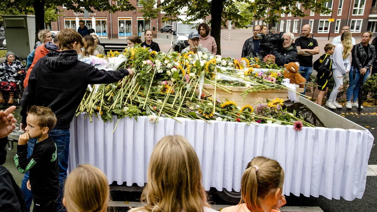 Nieuwswekker Groot afscheid na ongeluk Oud Gastel + Charles wordt