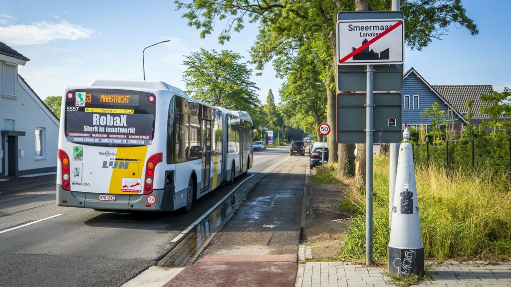 kleuter-van-4-zit-per-ongeluk-hele-dag-alleen-in-bus