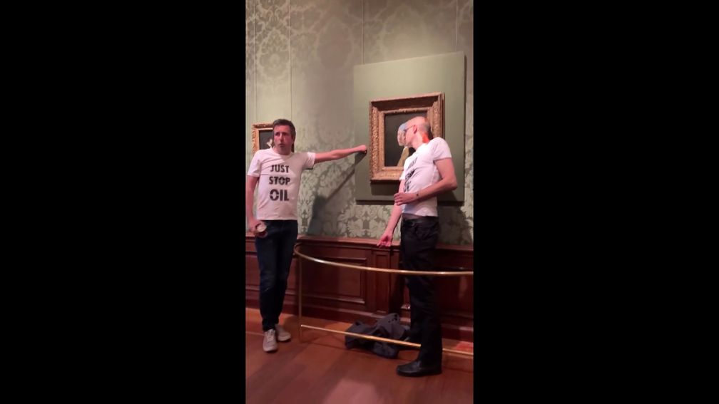'Meisje met de parel' hangt weer in het Mauritshuis
