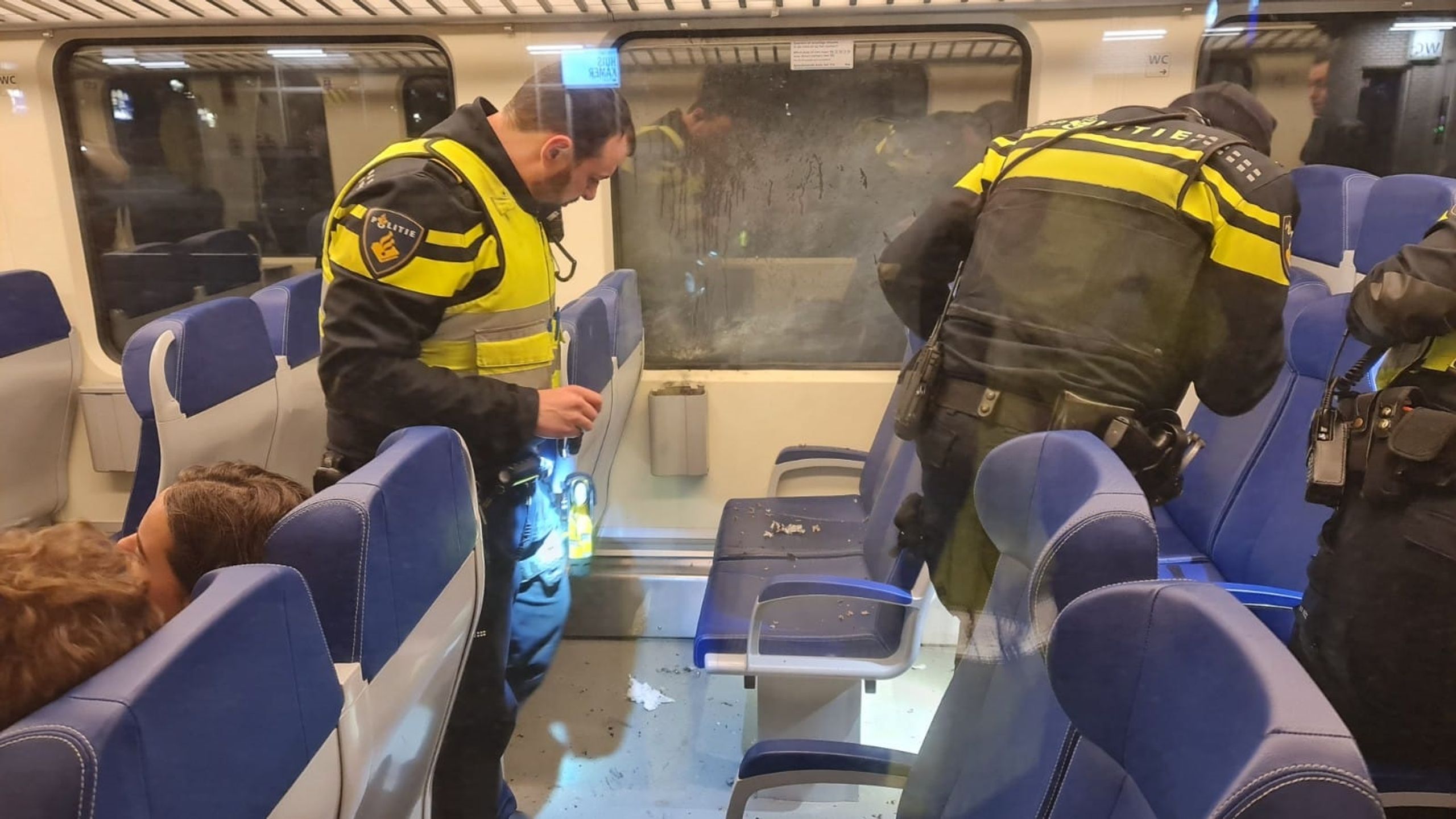 Zwaar vuurwerk in trein bij Schagen, 'te idioot voor woorden'