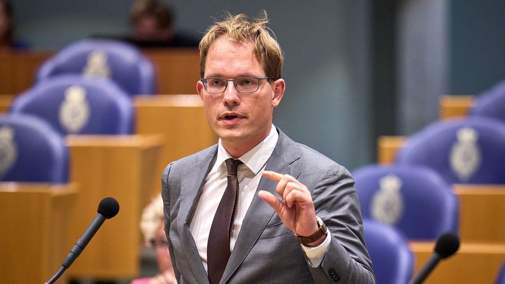 OM onderzoekt FvD'er Van Houwelingen om tweet met nazivlag