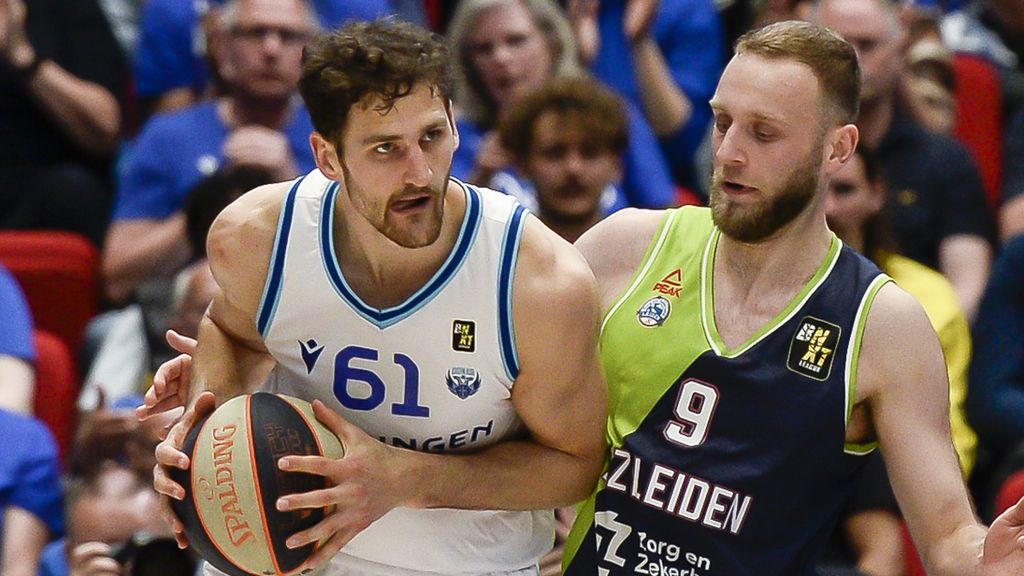 basketbal-huldiging-landskampioen-leiden