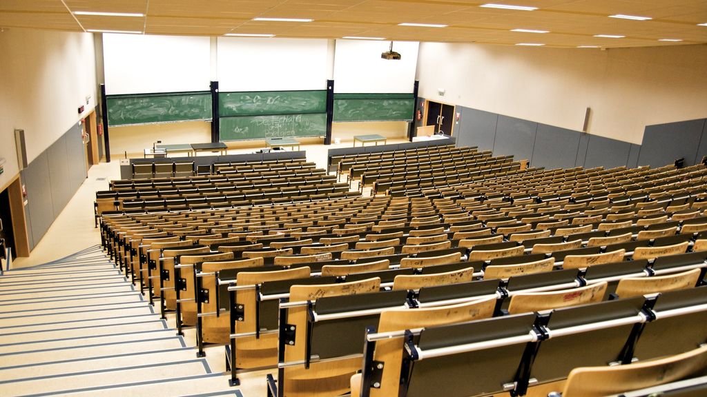 Universiteit Gent Deelt Per Ongeluk Beelden Van Docenten Die Studenten 