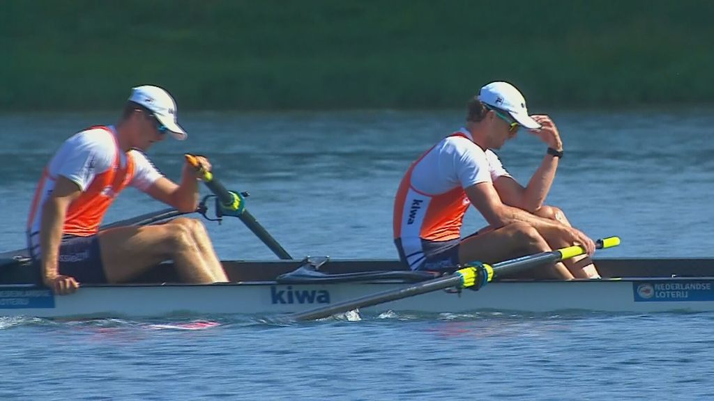Mannen in dubbelvier maken favorietenrol waar op WK, vier-zonder naast