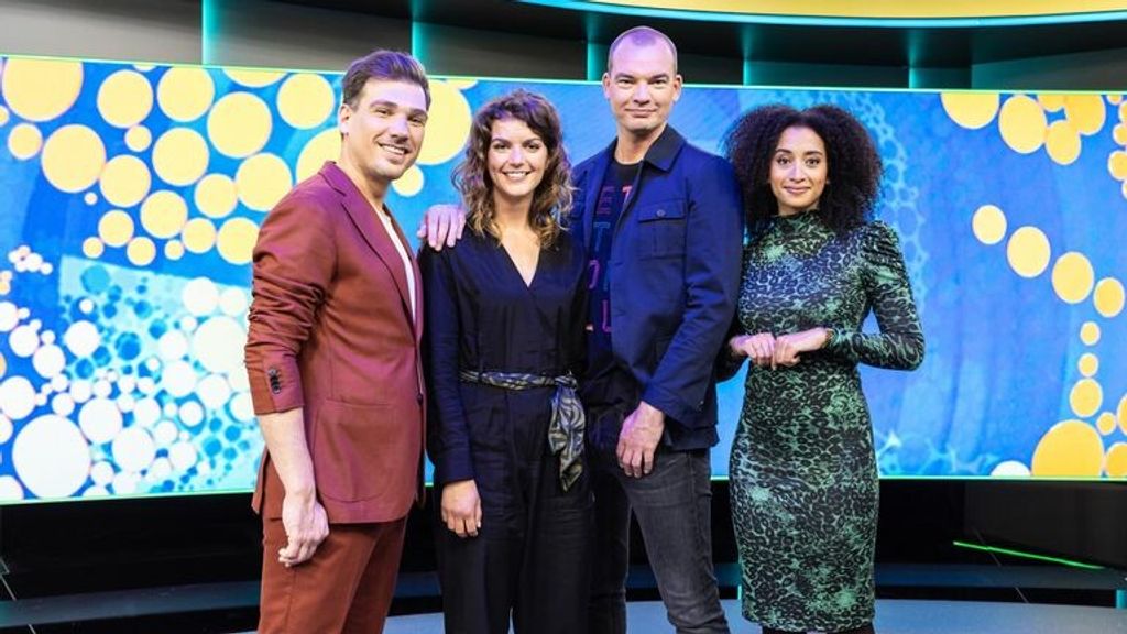 Débora Nascimento visual data 2