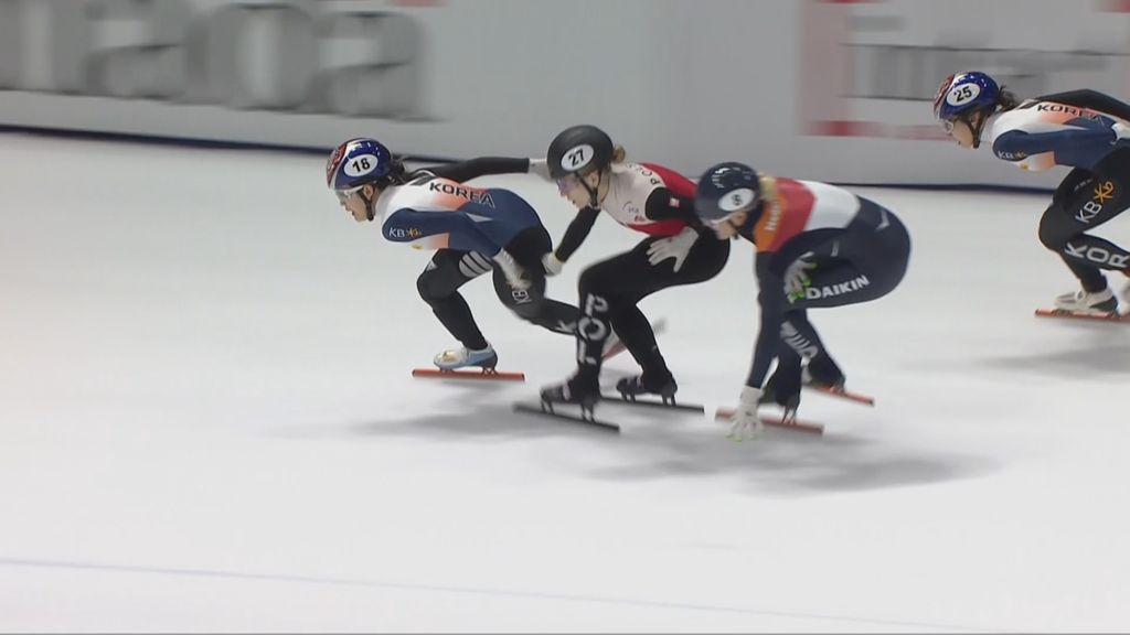 Shorttrack wereldbeker Montréal halve finale relay (m)