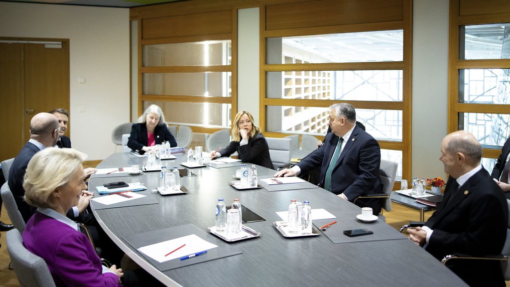 премьер техподдержка