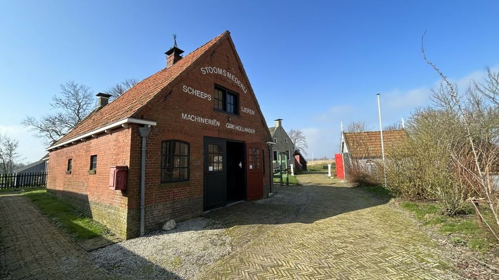 Deel van Fries dorpscentrum te koop, inwoners overweldigd door 'Funda-hit'