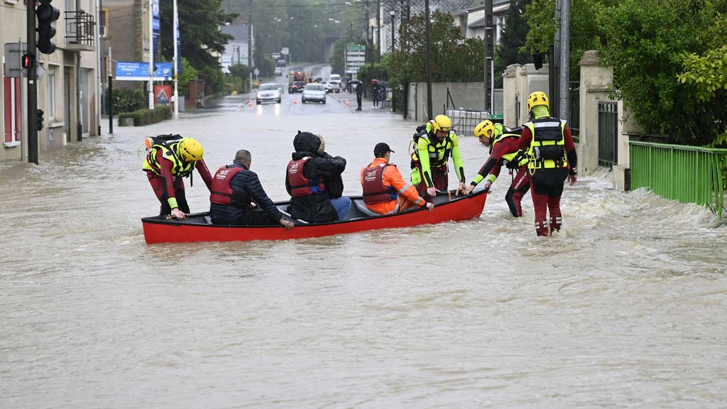 ベルギーで道路が冠水、ドイツとフランスでも冠水