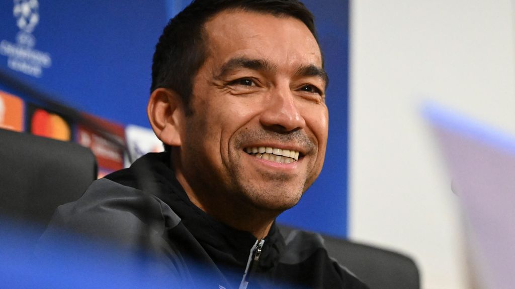 Trainer Van Bronckhorst tekent alsnog bij Besiktas, Van Gastel assistent