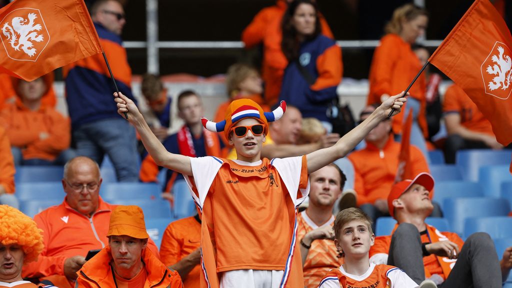 Zo keken kinderen naar de eerste EK-wedstrijd van Oranje
