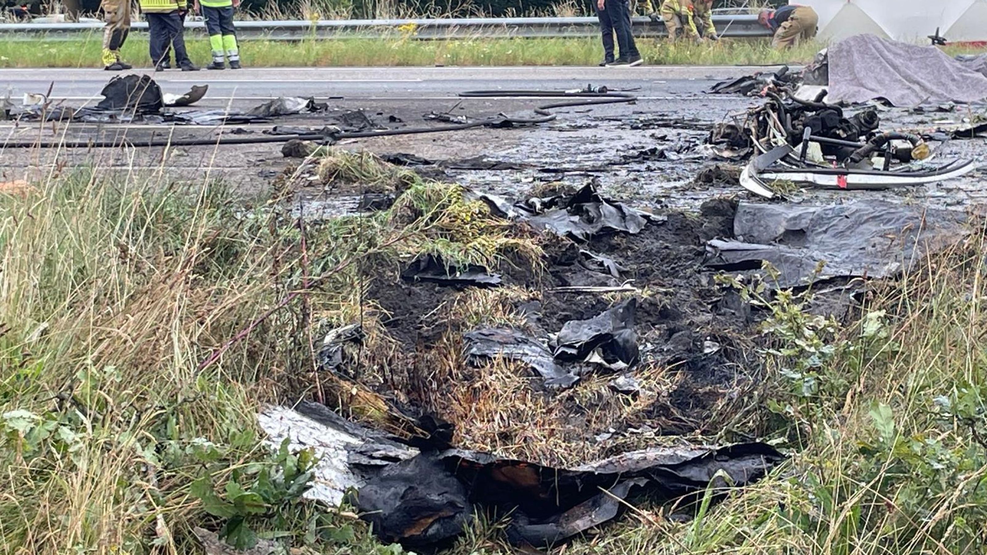 Piloot omgekomen bij crash op A58 met toestel van vliegschool