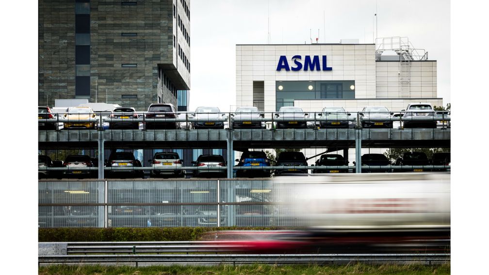 ASML zakt verder weg op de beurs, dag na uitlekken slechte kwartaalcijfers