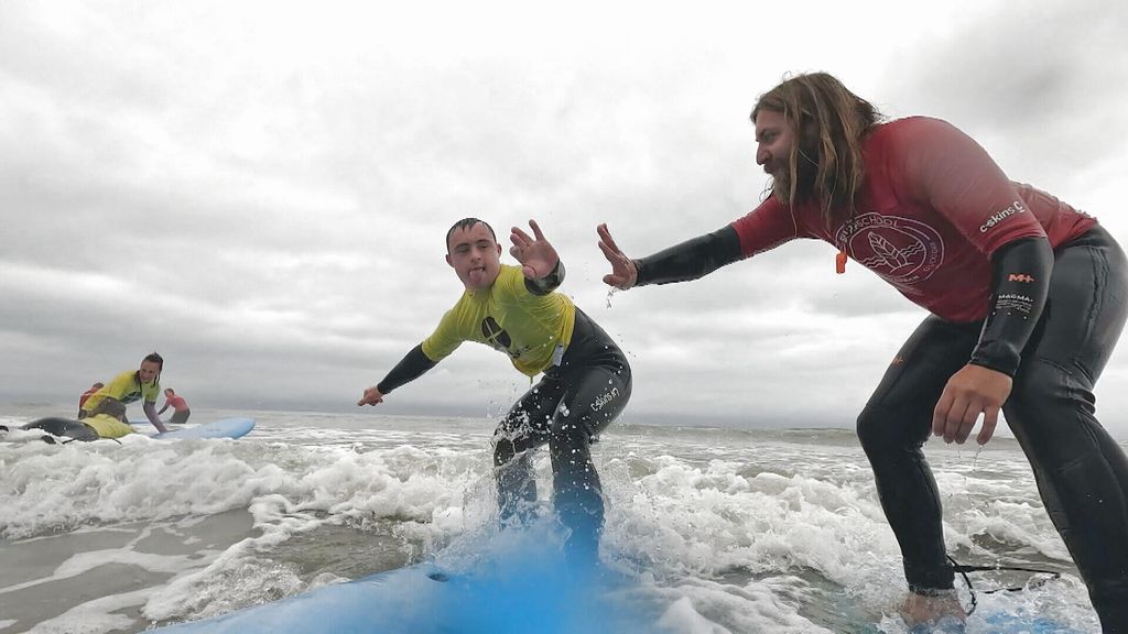 Kinderen in Ouddorp krijgen speciale surflessen