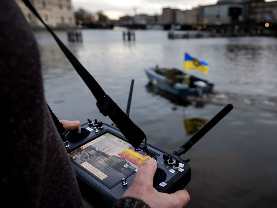 Intelligente visaasboot, boot met fishfinder, voerboot voor het vissen op gps, autocruise dubbele motor drie hoppers grote capaciteit led-nachtlampjeboot,12000mAh