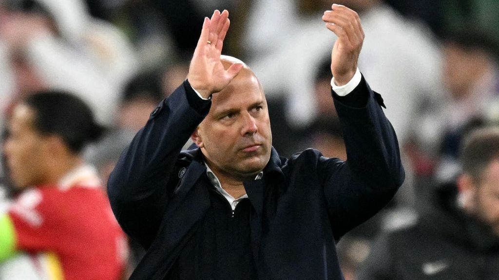 Wat doet Slot anders dan Klopp? Heavy metal ingeruild voor rust en geduld
