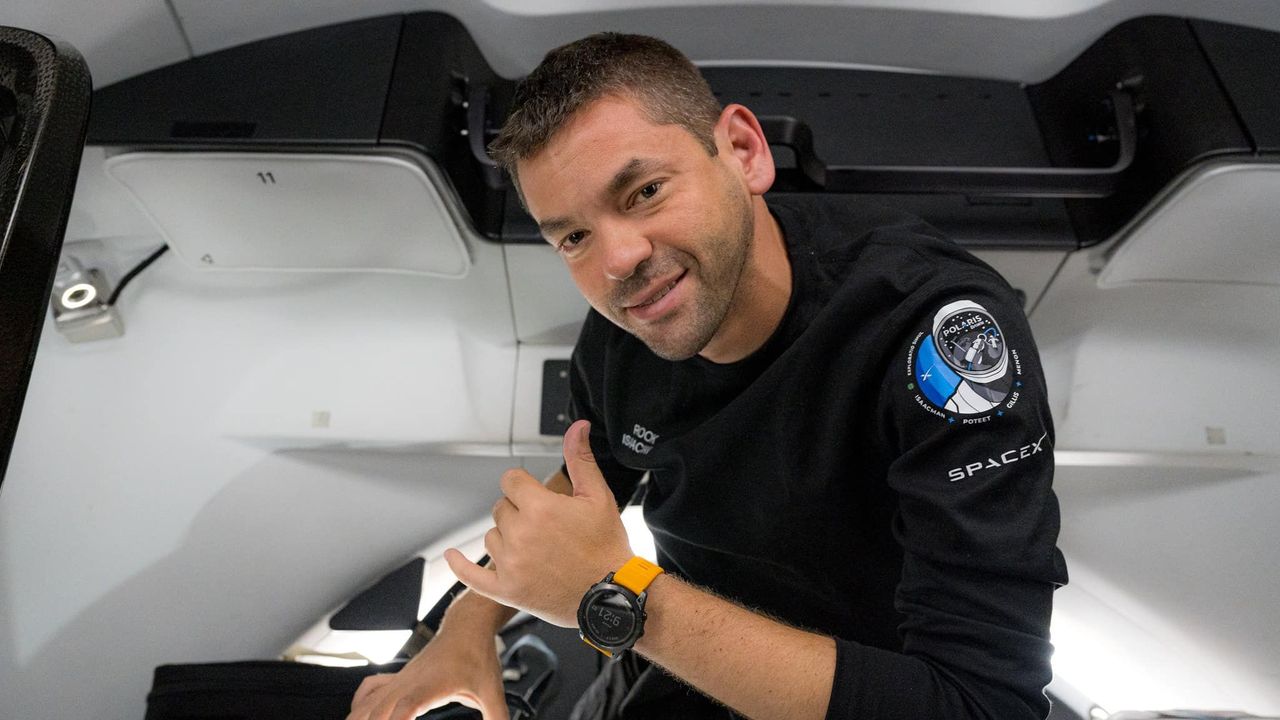 SpaceX starship splashing down in⁤ the Pacific Ocean