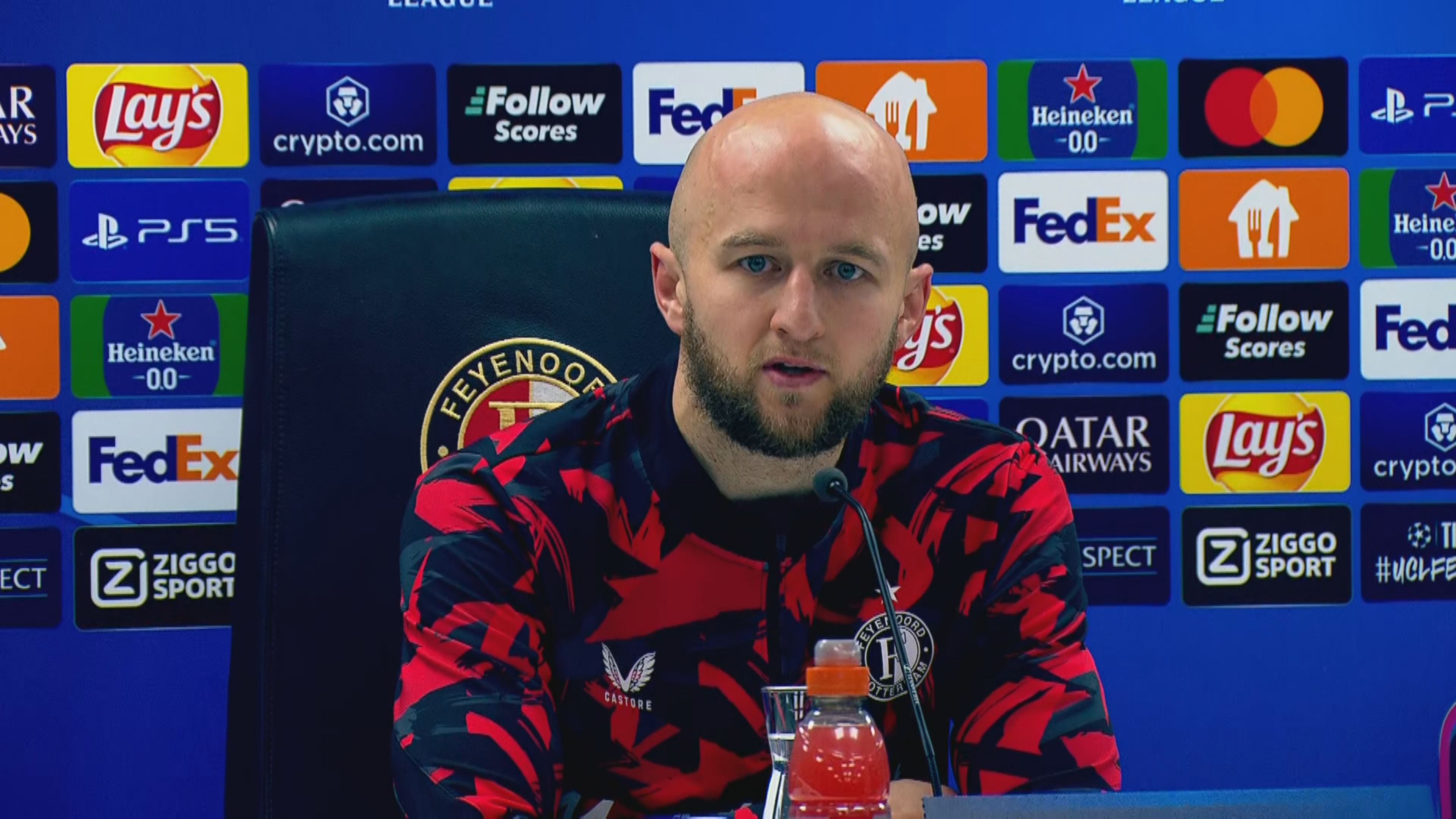 Feyenoord doet goede zaken met zege op Sparta Praag • Barça wint in  Dortmund, City onderuit