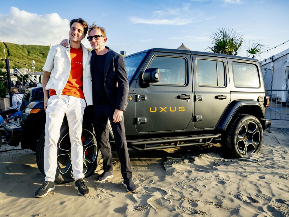 Image of the burning ⁣beach bar