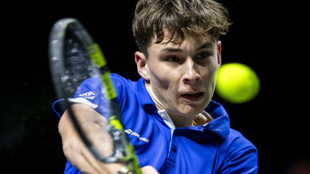 Röttgering (17) trekkebenend ten onder bij debuut ABN Amro Open ...