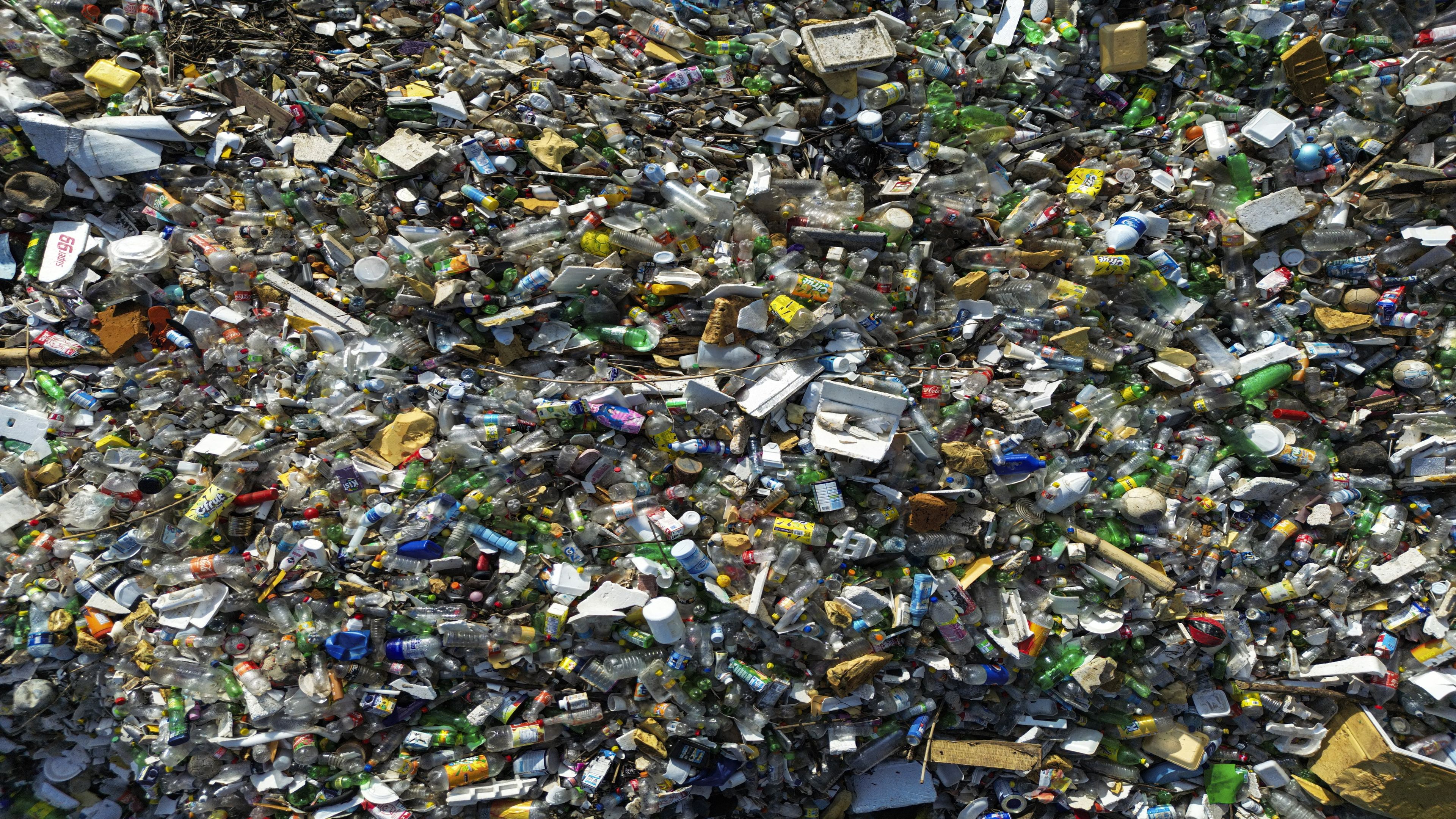 Man gooit per ongeluk miljoenen weg en nu wil hij de vuilnisbelt kopen