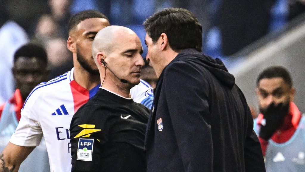 Negen maanden schorsing Lyon-trainer Fonseca na intimideren scheidsrechter