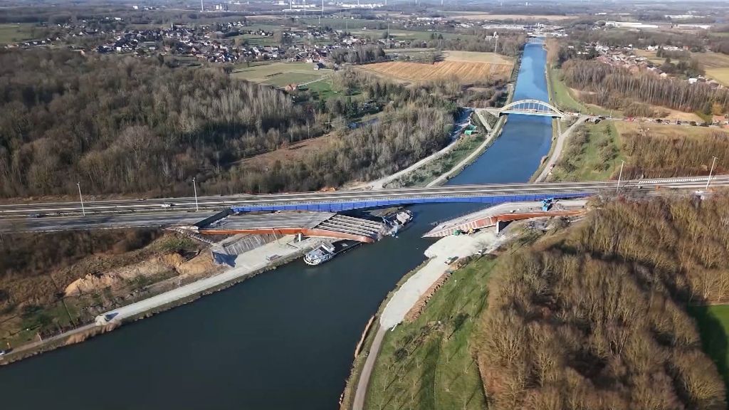 Dode en gewonden door instorten brug in België