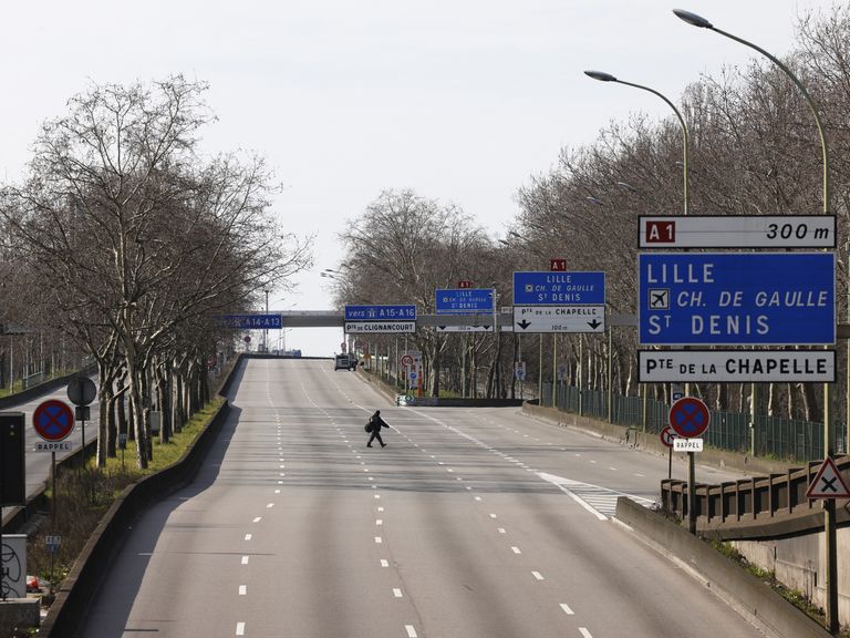Paris ring road closed due to bomb finding