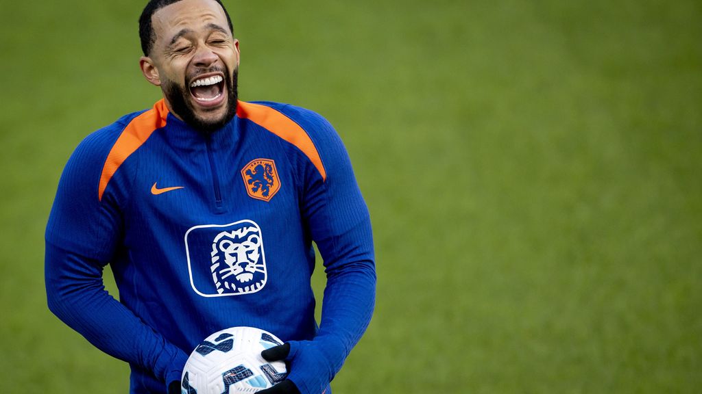 Memphis Depay Training