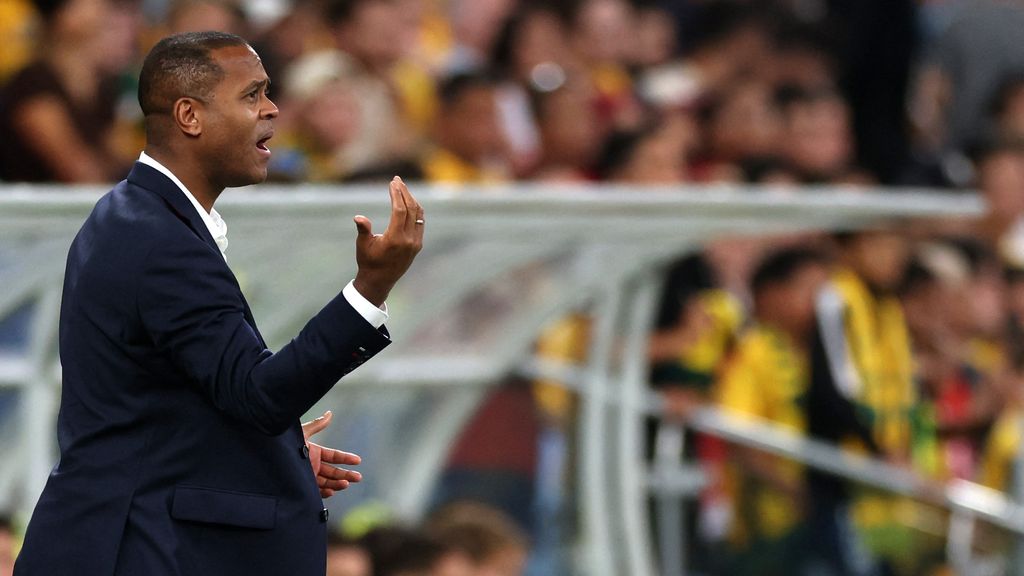 Indonesia’s Tough Start Under Debut Coach Kluivert: Missed Penalty Highlights Challenges