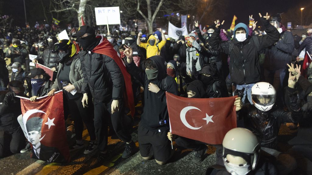 Turkey Protests: Imamoglu Court Rally - News Directory 3