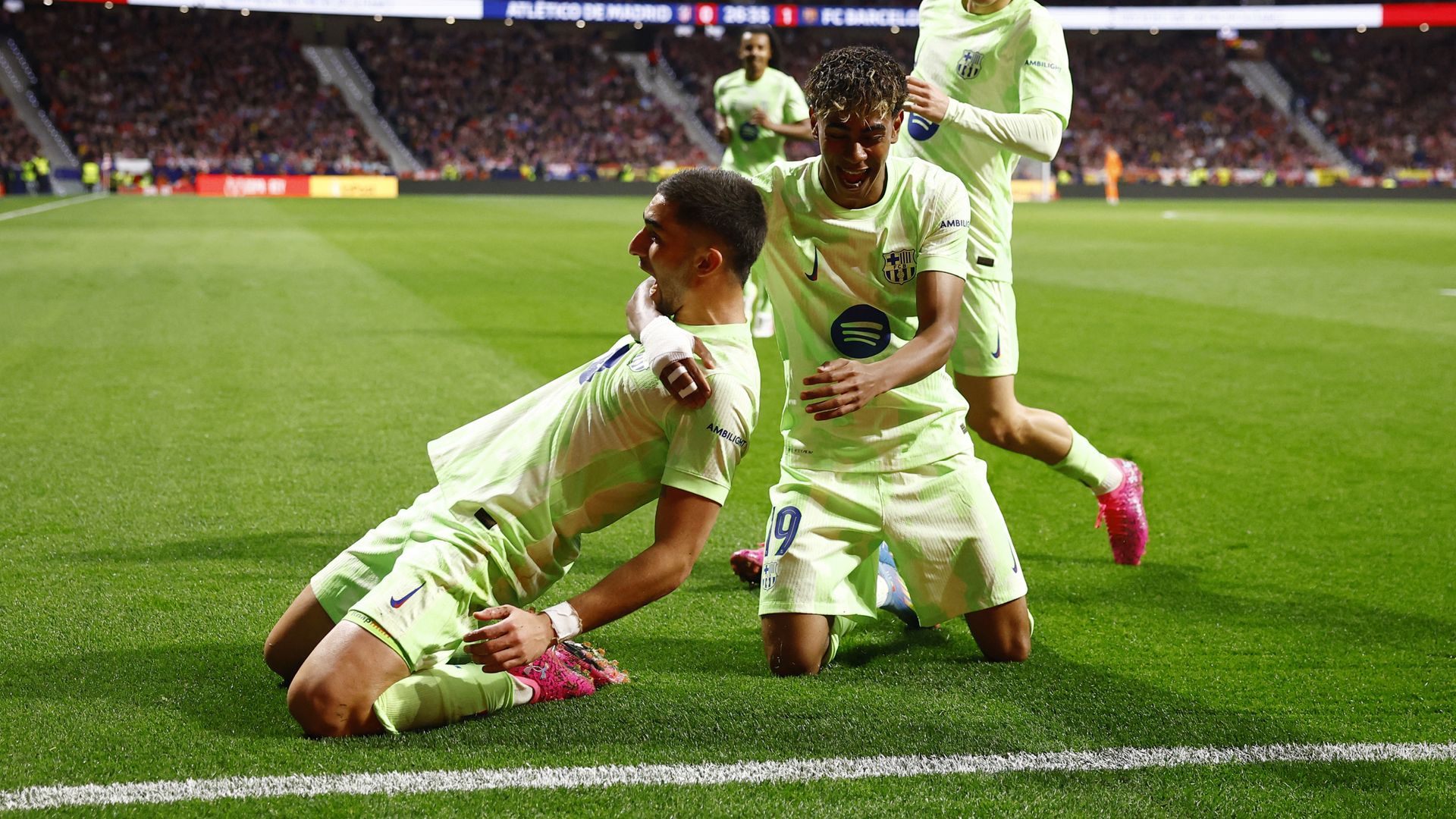 Ferran Torres celebrates his goal