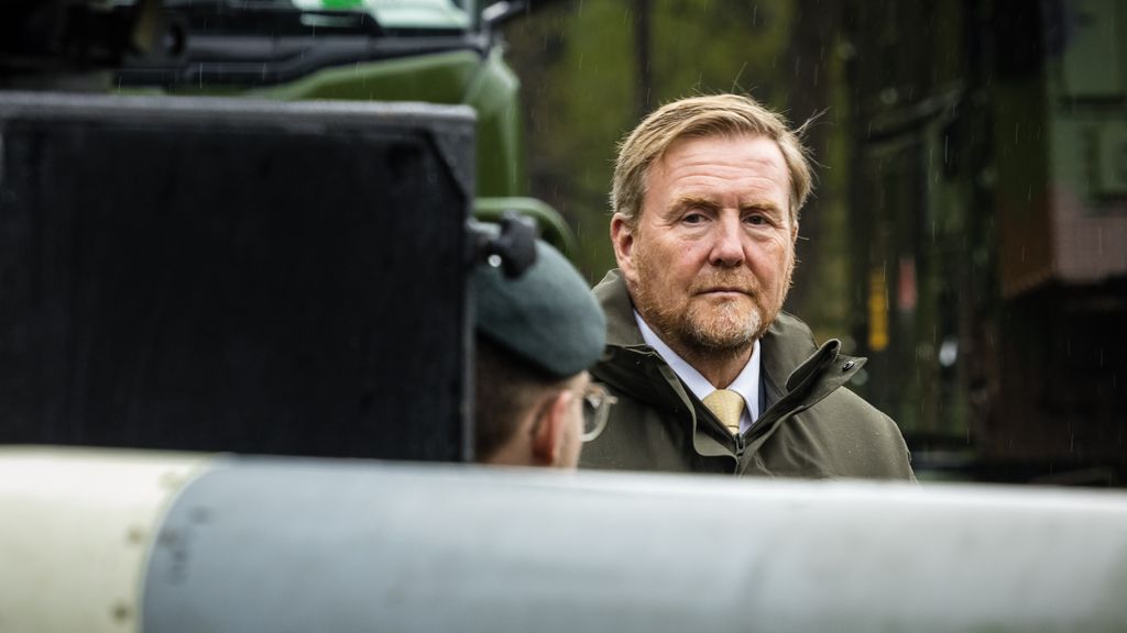 Koning vindt dat Nederland zich 'tot de tanden toe moet bewapenen'