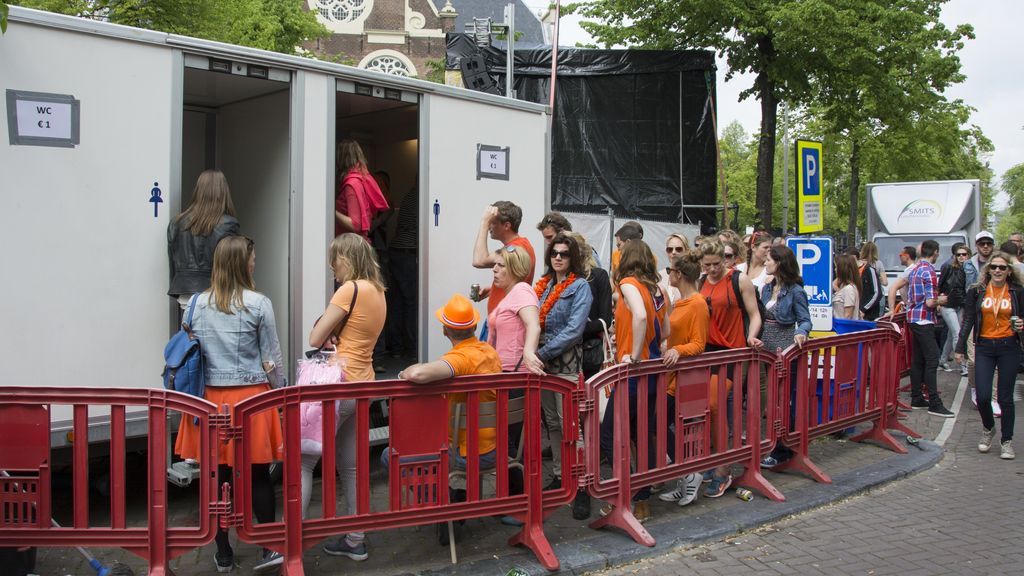 Plassen op Koningsdag blijft gedoe voor vrouwen, wildplassen kan (en