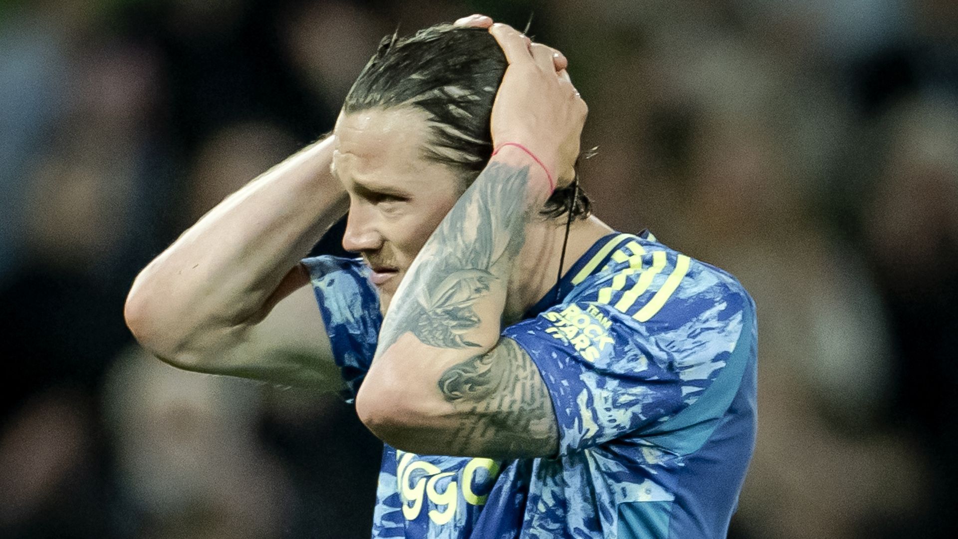 Wout Weghorst looking disappointed on the field