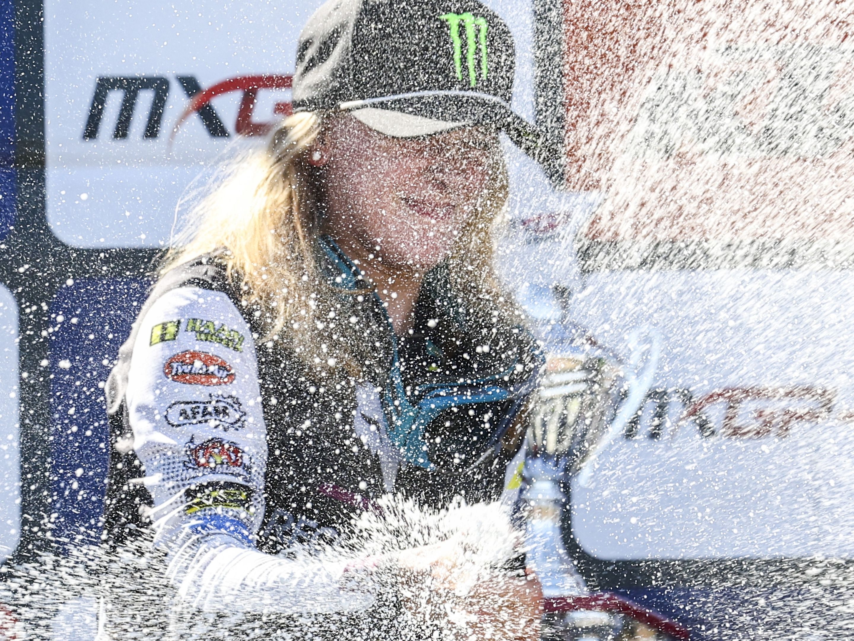 Motocrosser Van Drunen behoudt in Duitsland leiding in WK-stand