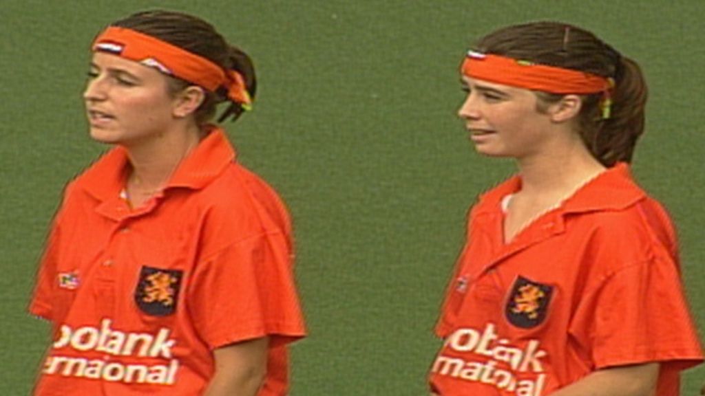 Zevende zussenduo in Oranje: hockeysters Jip en Pien Dicke azen allebei ...