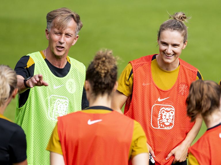 Van de Sanden en Van Dongen vallen af bij Oranjevrouwen voor EK-selectie