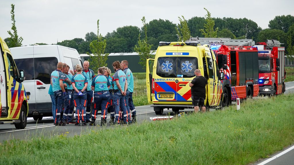 Twee doden bij verkeersongeluk op provinciale weg in Noord-Holland