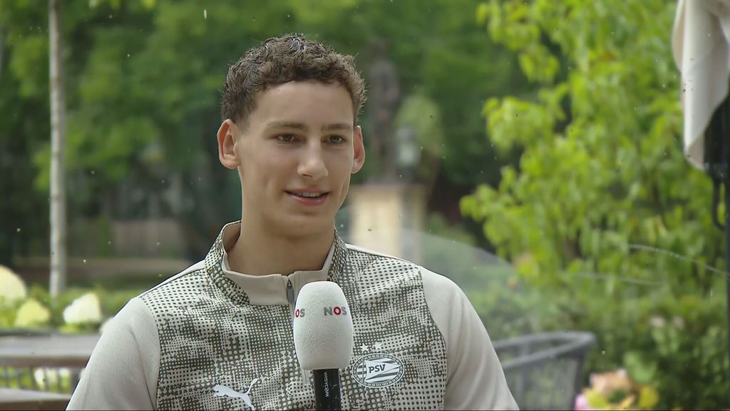 Vijf jaar na zijn vertrek is Van Bommel de topaankoop van PSV: 'Voel me thuis'