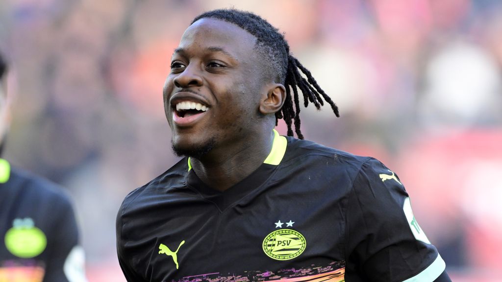 Bakayoko verlaat PSV definitief en wordt ploeggenoot van Simons bij Leipzig