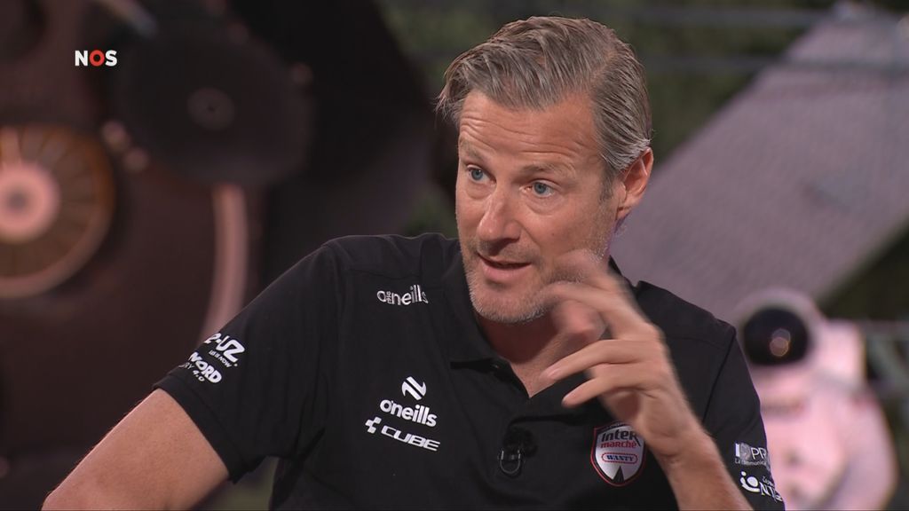 Visbeek over radioprobleem in de Tour: 'Renners gieten water over zich heen'