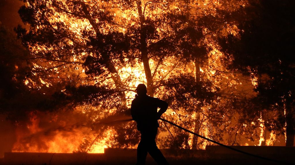 Foto: Duizenden brandweerlieden ingezet bij grote natuurbranden in Zuid-Europa