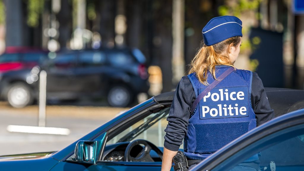 Foto: Belgische dreumes overlijdt in hete auto, vader was hem vergeten