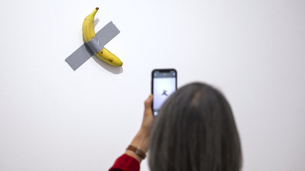 Foto: Ducttape-banaan opnieuw prooi museumbezoeker
