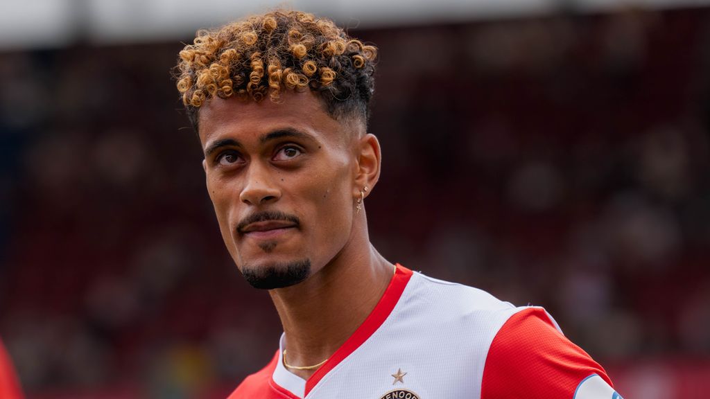 Feyenoord presenteert Borges, die als verrassing uit helikopter komt op Open Dag