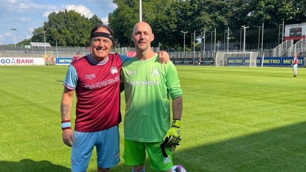 Iron Maiden-bassist Steve Harris speelt potje voetbal in Brabant