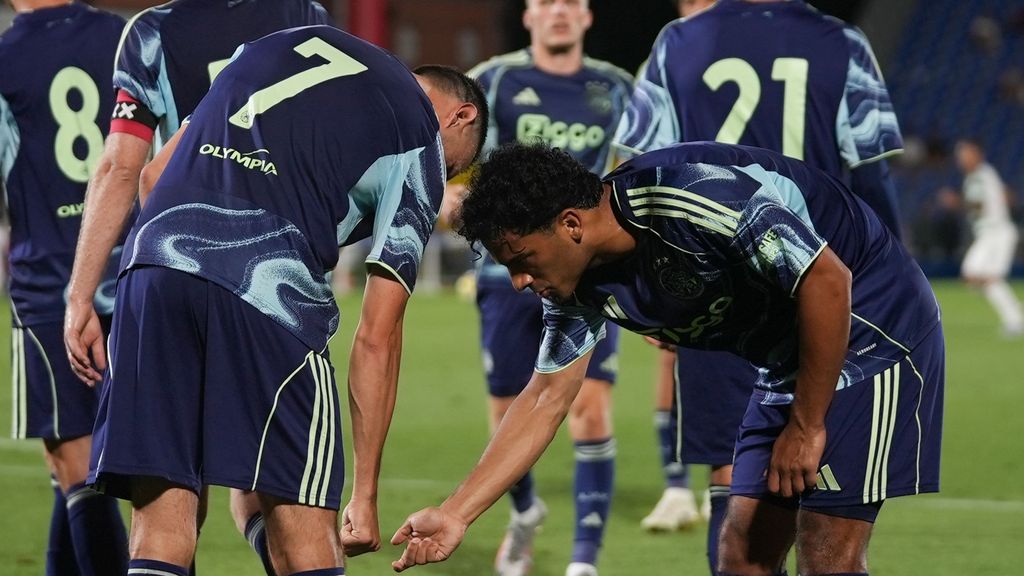 Ajax boekt klinkende zege op Celtic in Como Cup, jonkies maken indruk