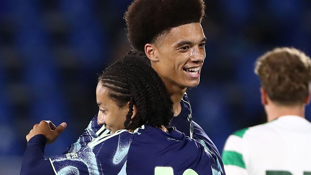 Ajax boekt klinkende zege op Celtic in Como Cup, jonkies maken indruk